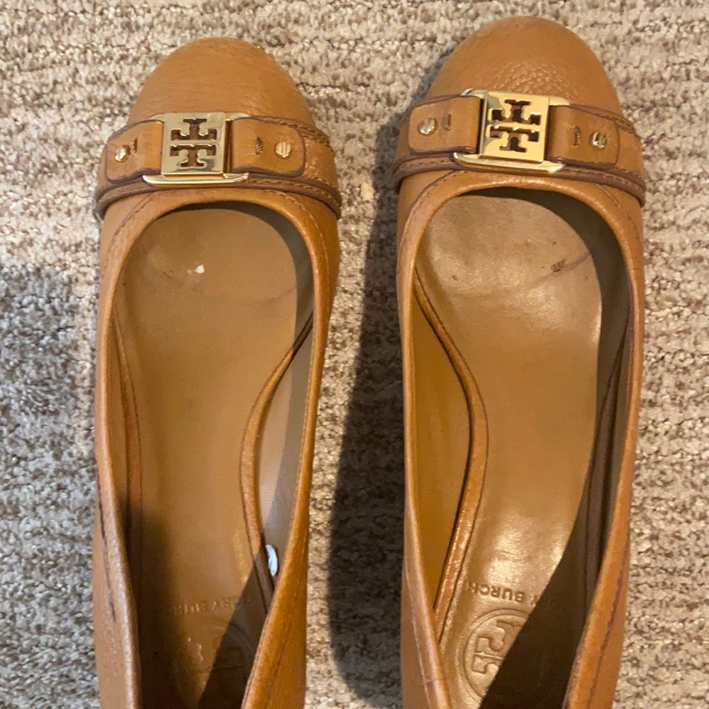 Used but still good condition . Has scuff marks.